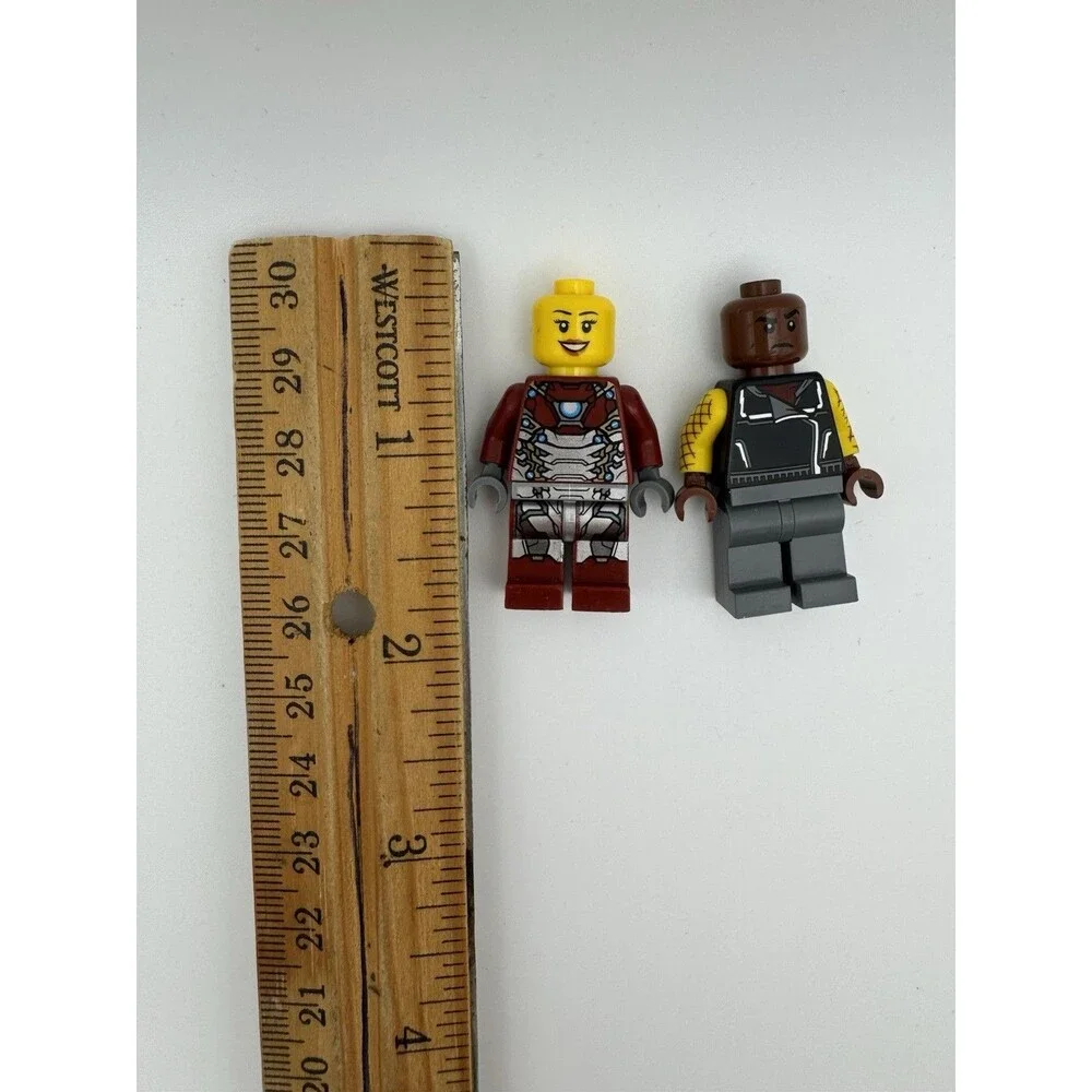 LEGO Marvel Minifigures Shocker sh404 & Iron Man Mk47 sh405 76083 Incomplete